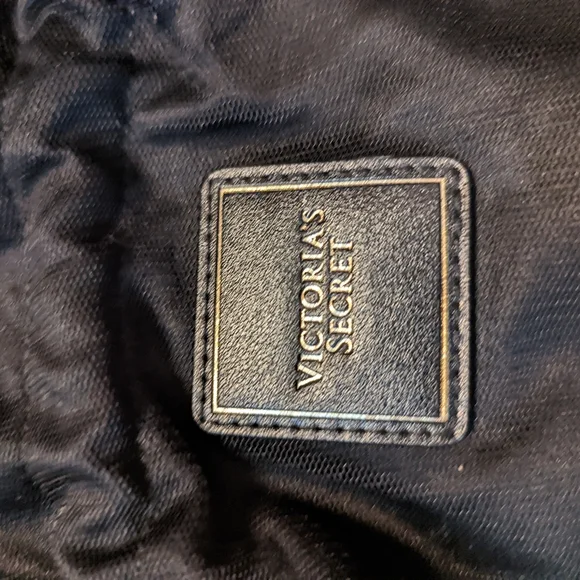 Victoria's secret drawstring shoulder bag - Picture 4 of 6